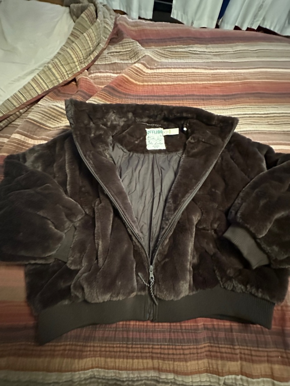 Aerie Offline Faux Fur Jacket“The Rundown” - Picture 3 of 12
